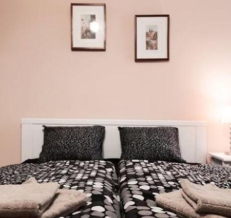 Apartment Vltavska A Πράγα Εξωτερικό φωτογραφία